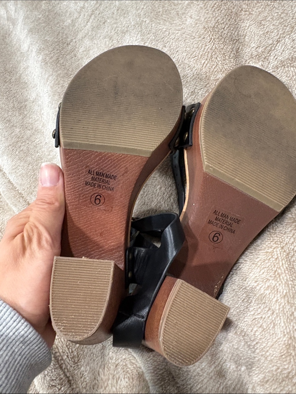 Women’s size 6 block heels - Picture 5 of 5
